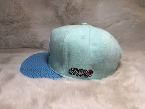 ENONO Blue Suede Hat